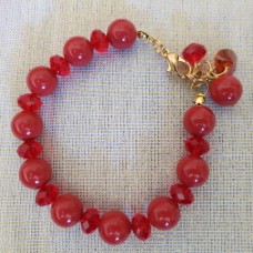 Koraļļu sarkana pērļu rokassprādze ar Swarovski kristāliem